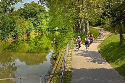 Un voyage inoubliable sur les rives du Canal du Midi à vélo