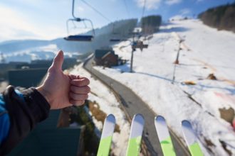 Chamonix en toute sécurité : skier avec un guide pour éviter les risques