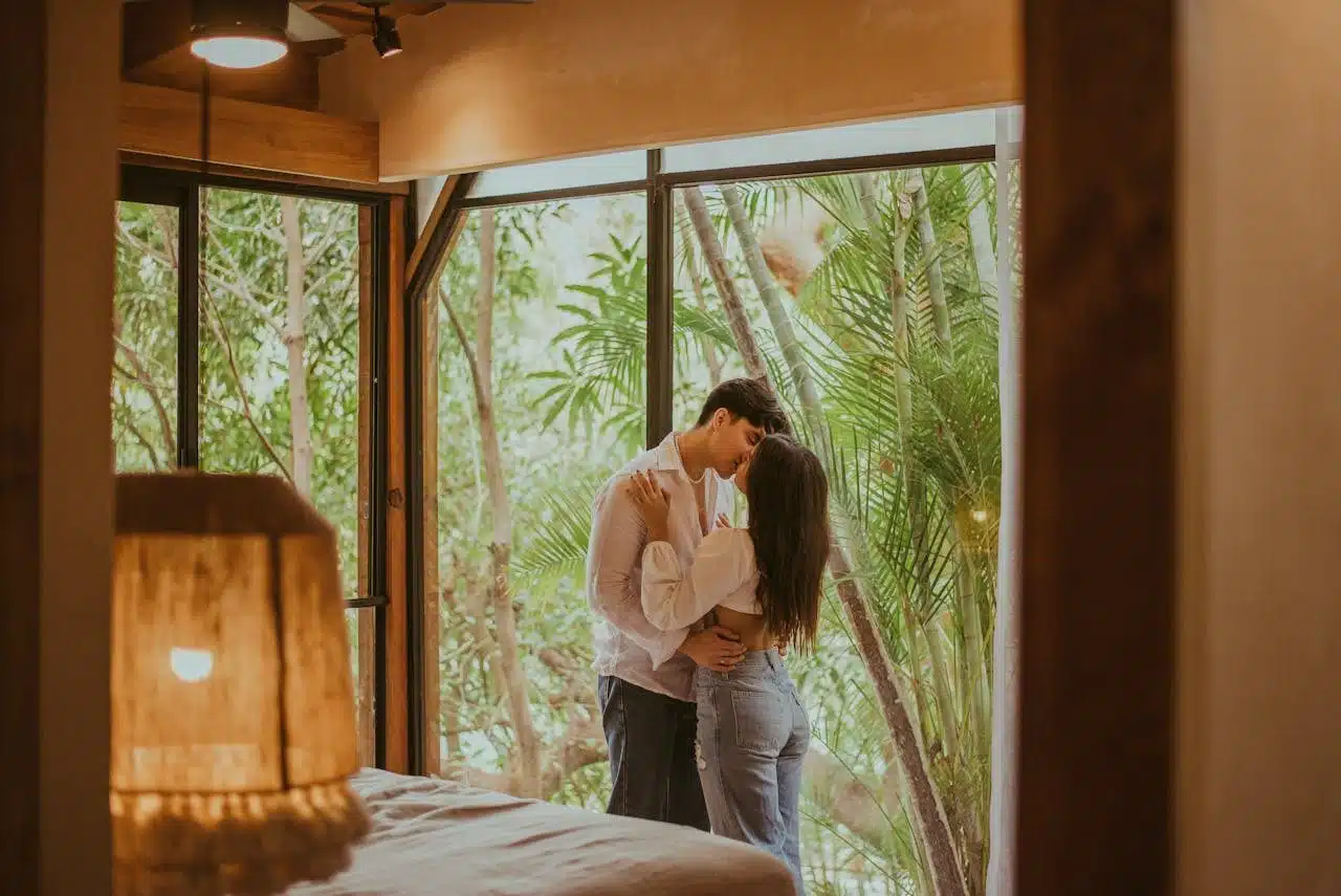 Couple dans Love Room décoration Jungle