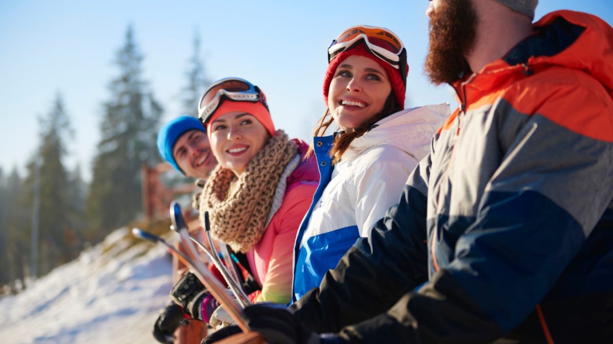 Partir au ski à la dernière minute : bons plans et conseils pratiques !